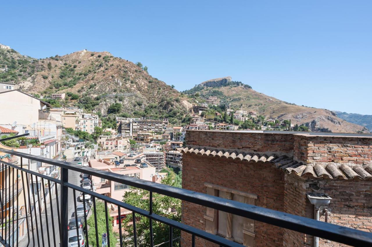 Cozy Apartment Near The Historic Center Taormina Exterior photo